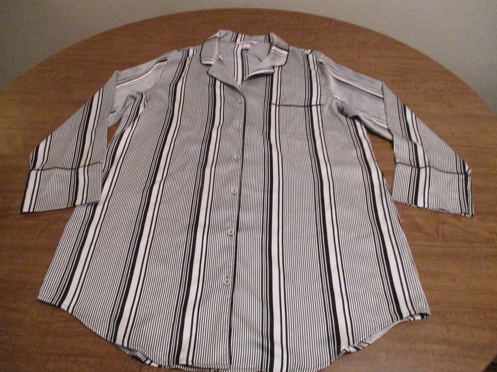 VICTORIAS SECRET BLACK WHITE LONG SLEEVE STRIPE PAJAMA TOP L